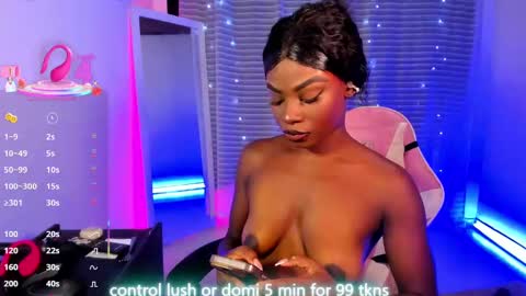 Snapshot of linsyadams chatting on 09.11.25 online show from 09.11.25