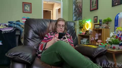 Linzy19 online show from 01.23.25