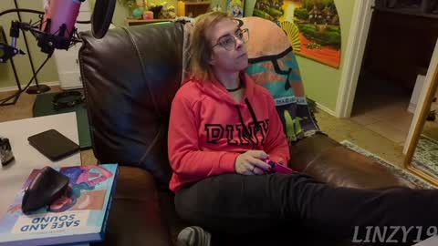Linzy19 online show from 02.03.25