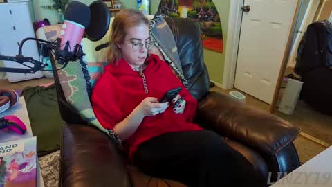 Linzy19 online show from 03.10.25