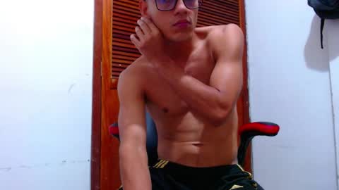 Snapshot of lion_grr chatting on 02.10.25 lion_grr online show from 02.10.25