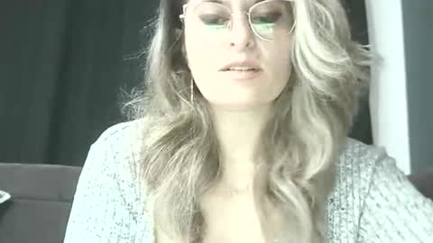 lionessmom online show from 10.13.25