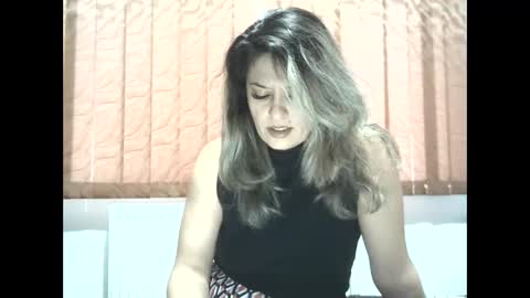 lionessmom online show from 12.23.25