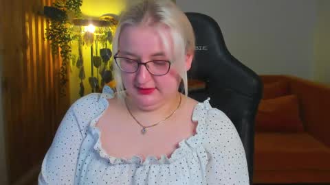 LioraArdyn online show from 04.22.26