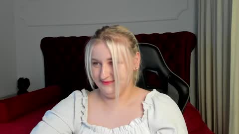 Snapshot of lioraardyn chatting on 05.21.26 LioraArdyn online show from 05.21.26