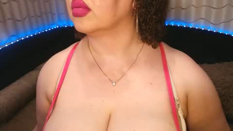 Snapshot of lipsaddiction chatting on 06.17.26 LIpsAddiction online show from 06.17.26