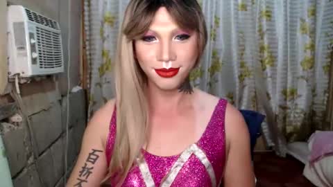 lipshero online show from 09.12.25