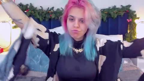 Snapshot of lirabelles chatting on 01.15.26 hello Ill be waiting for you during these hours tue 10am-5pm wed 3am-5pm thu 3am-5pm fri 3am-10am sat 10am-5pm sun 3am-1GMT online show from 01.15.26