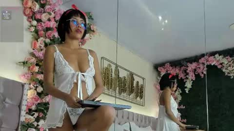 Snapshot of lis_vega_ chatting on 06.24.26 lis_vega_ online show from 06.24.26