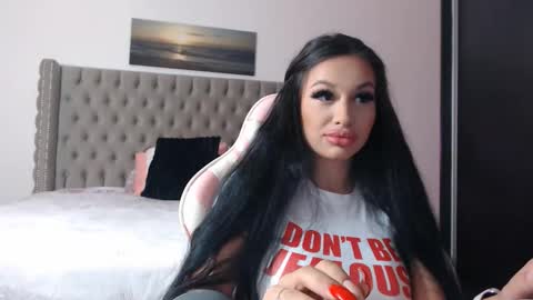 Snapshot of lisa104739 chatting on 09.28.25 Lisa online show from 09.28.25