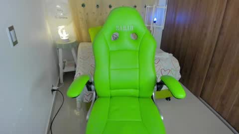 Snapshot of lisa_gerrard_ chatting on 12.27.24 Lisa online show from 12.27.24