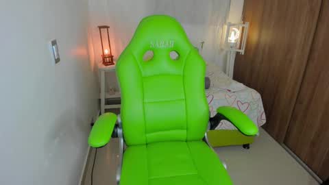 Snapshot of lisa_gerrard_ chatting on 02.20.25 Lisa online show from 02.20.25