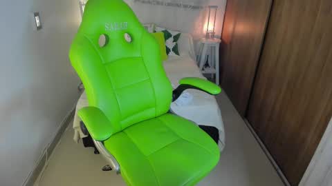 Snapshot of lisa_gerrard_ chatting on 09.25.25 Lisa online show from 09.25.25