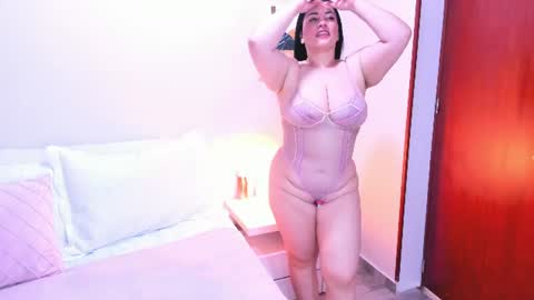 Snapshot of lisa_laurentt chatting on 06.21.26 lisa laurent online show from 06.21.26