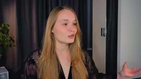 Elisabeth or Lisa online show from 09.17.25