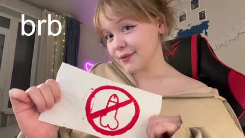 -Lisa- Help me to reach 100 thumbs up3 online show from 02.14.25