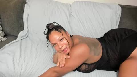 Snapshot of lisaloves6ix9 chatting on 05.22.26 lisaloves6ix9 online show from 05.22.26