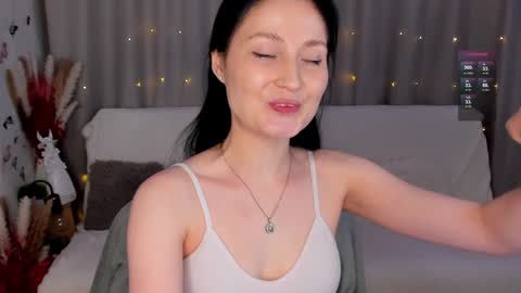 Snapshot of lisamooore chatting on 01.13.25 Lisa Moore online show from 01.13.25