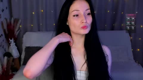 Snapshot of lisamooore chatting on 03.06.25 Lisa Moore online show from 03.06.25