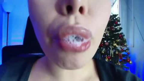 Snapshot of lisbet_21x chatting on 12.26.24 Lisbet online show from 12.26.24