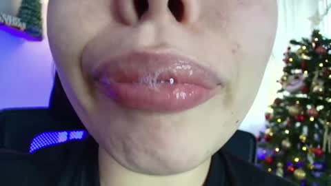 Snapshot of lisbet_21x chatting on 12.27.24 Lisbet online show from 12.27.24