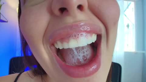 Snapshot of lisbet_21x chatting on 03.10.25 Lisbet online show from 03.10.25