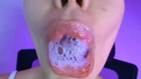 Snapshot of lisbet_21x chatting on 10.30.25 Lisbet online show from 10.30.25