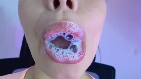 Snapshot of lisbet_21x chatting on 11.22.25 Lisbet online show from 11.22.25