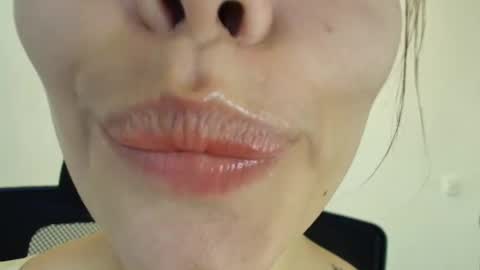 Snapshot of lisbet_21x chatting on 11.30.25 Lisbet online show from 11.30.25