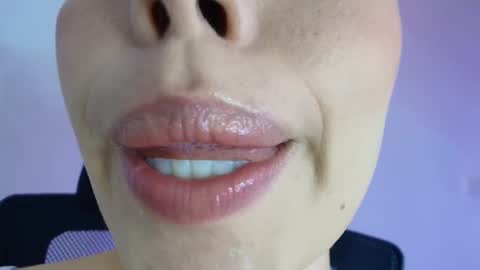 Snapshot of lisbet_21x chatting on 12.21.25 Lisbet online show from 12.21.25