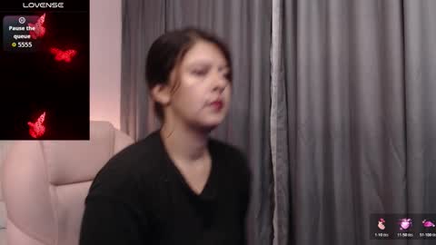 Andrea online show from 11.26.25