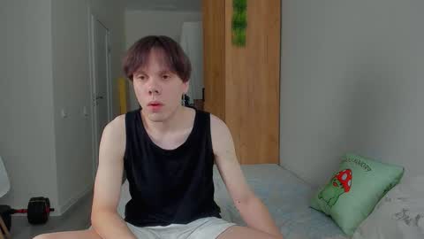 Snapshot of lissa_alfie chatting on 01.05.25 Alfie online show from 01.05.25