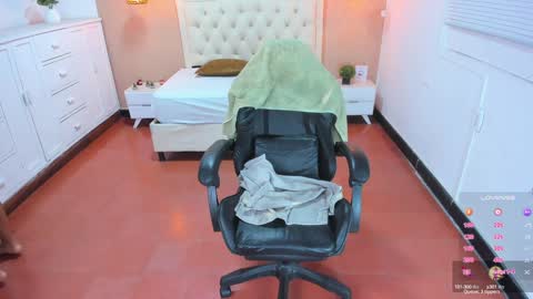 L I S S A  online show from 01.17.25