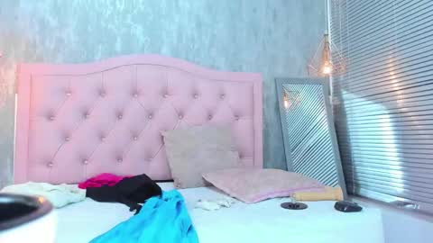 L I S S A  online show from 12.14.25