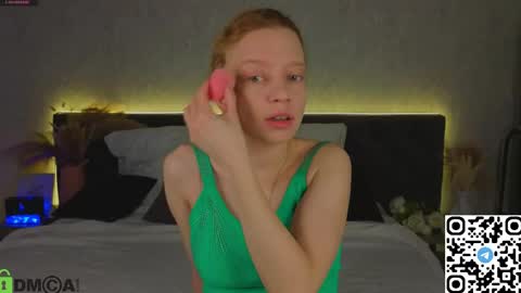 Snapshot of lissa_kitsune chatting on 04.25.26 Lissa online show from 04.25.26