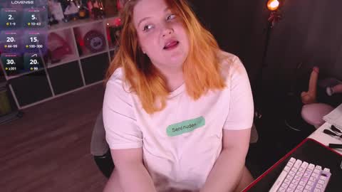 Snapshot of lissamuff chatting on 01.06.25 Lissa online show from 01.06.25