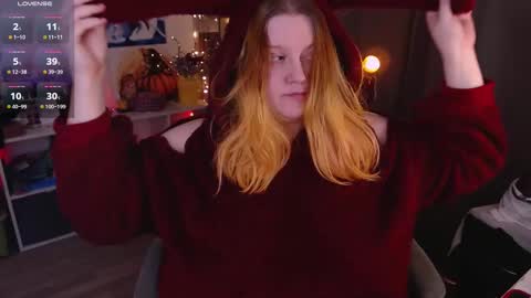 Snapshot of lissamuff chatting on 02.15.25 Lissa online show from 02.15.25