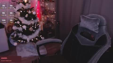 Snapshot of lissamuff chatting on 12.15.25 Lissa online show from 12.15.25