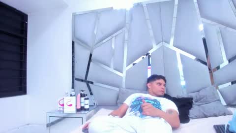 LISSA JHONS online show from 02.20.25