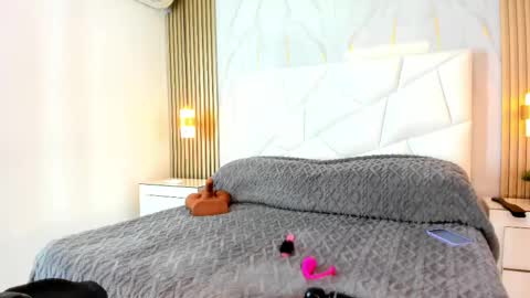 Lisseth Long  online show from 02.12.25