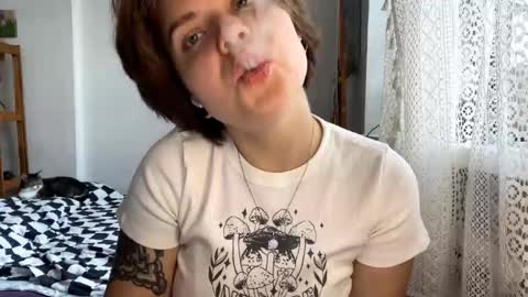 Snapshot of litamedino chatting on 09.22.25 Rita online show from 09.22.25