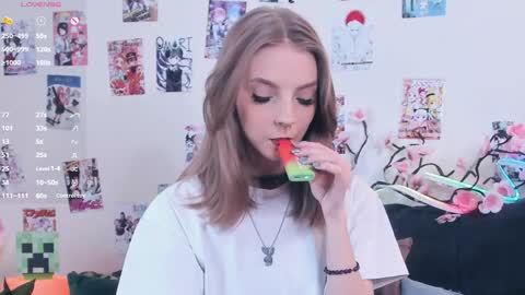 Snapshot of little__caprice chatting on 06.04.26 Bella online show from 06.04.26