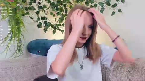 Snapshot of little__caprice chatting on 06.16.26 Bella online show from 06.16.26