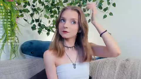 Snapshot of little__caprice chatting on 06.17.26 Bella online show from 06.17.26