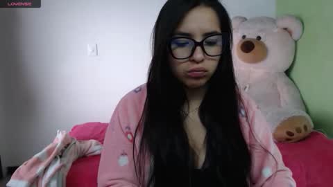 Snapshot of little__samantha_ chatting on 11.05.25 Samantha. online show from 11.05.25