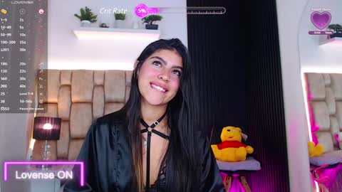Sophie ---- connected from 1400 to 2100 Colombia time online show from 02.23.25