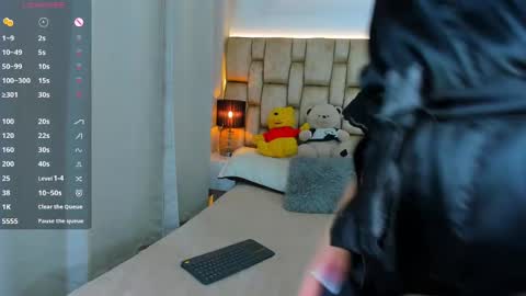 Sophie ---- connected from 1400 to 2100 Colombia time online show from 09.18.25