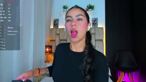 Sophie ---- connected from 1400 to 2100 Colombia time online show from 04.05.26