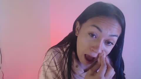 Snapshot of little_aphrodite2 chatting on 10.18.25 Aliciaparaisss online show from 10.18.25