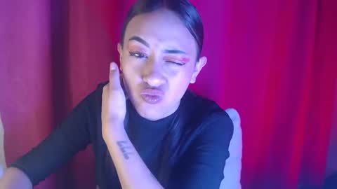 Snapshot of little_aphrodite2 chatting on 11.01.25 Aliciaparaisss online show from 11.01.25